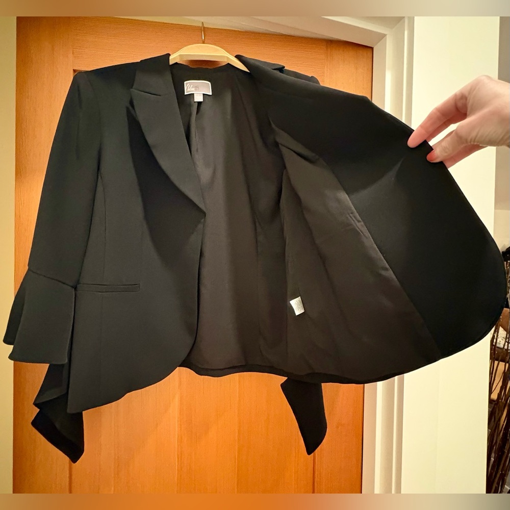 Chelsea 28 Ruffle Sleeve Blazer - Picture 4 of 12
